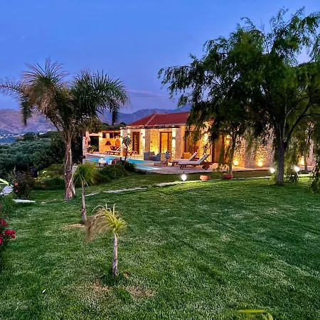 Elena Chania Villa Karefilianá