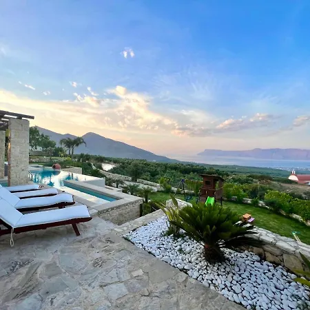 Elena Chania Villa Karefilianá