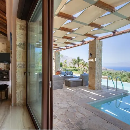 Elena Chania Villa Karefilianá